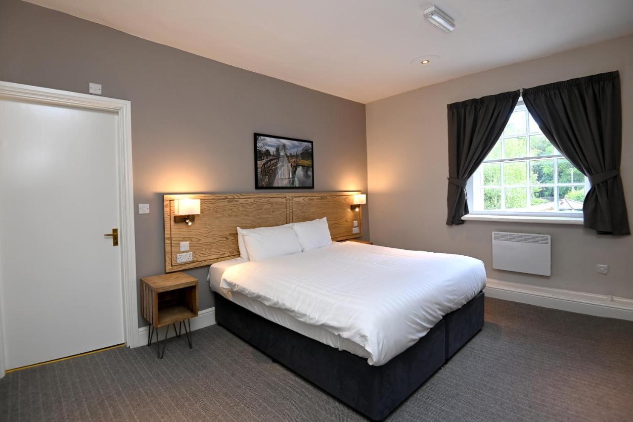 Wheatsheaf, Baslow By Marston'S Inns Bagian luar foto