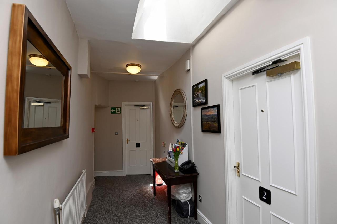Wheatsheaf, Baslow By Marston'S Inns Bagian luar foto