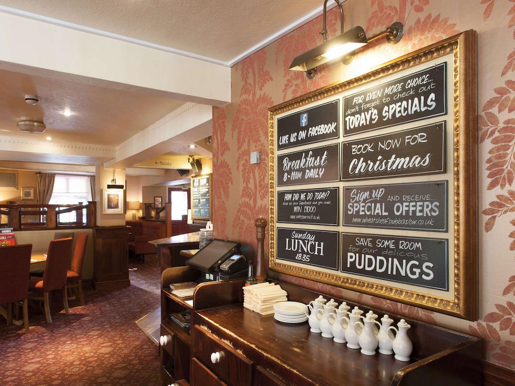 Wheatsheaf, Baslow By Marston'S Inns Bagian luar foto